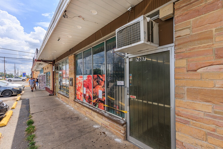 More Photos Of 7605 Marlboro Pike, Forestville General Retail For Sale