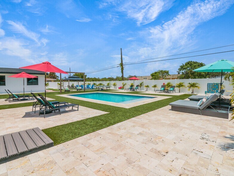 More Photos Of 1705-1709 NE 3rd Ave, Delray Beach Apartments For Sale