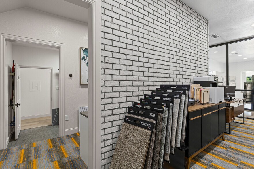 More Photos Of 621 N FM 1187, Aledo Office For Lease