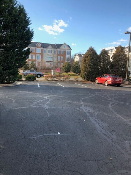 More Photos Of 722 Grant St, Herndon Medical For Sale