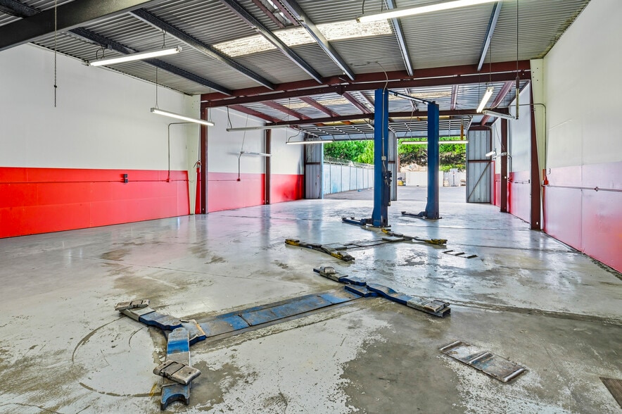 More Photos Of 593 Industrial Pky, Hayward Warehouse For Sale