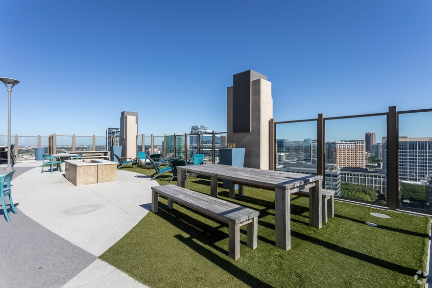 More Photos Of 1701 Payne St, Dallas Apartments For Lease