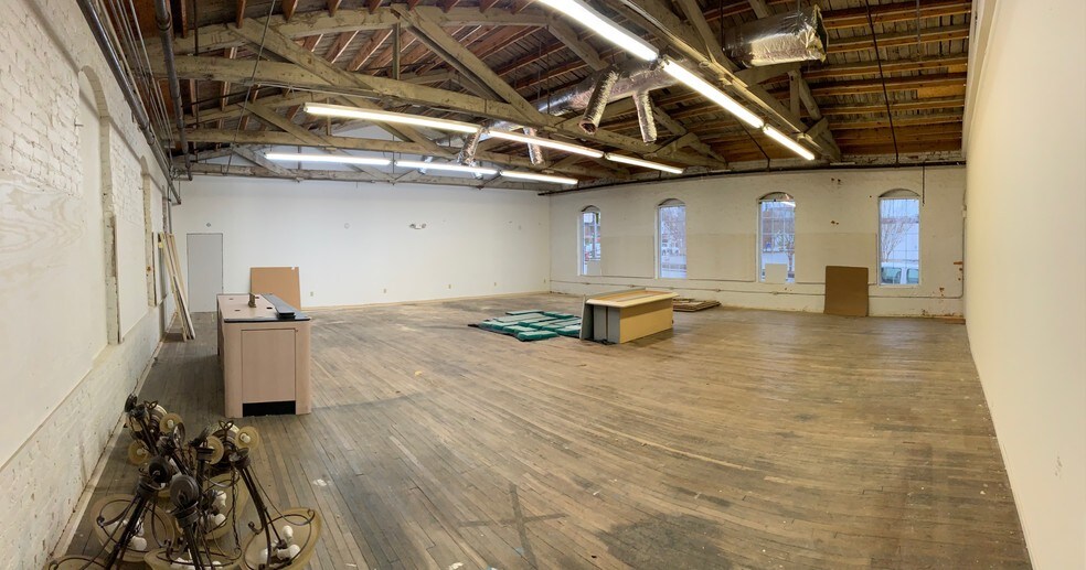 More Photos Of 200-204 N Fifth St, Mebane Freestanding For Lease