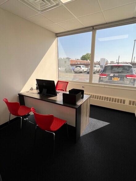 More Photos Of 255 Executive Dr, Plainview Medical For Lease