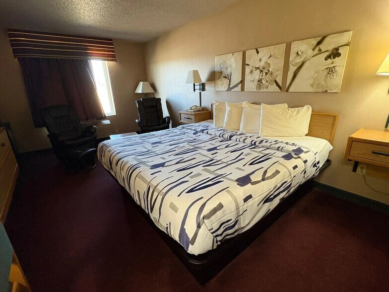 More Photos Of 288 US Highway 14 W, De Smet Hotel For Sale