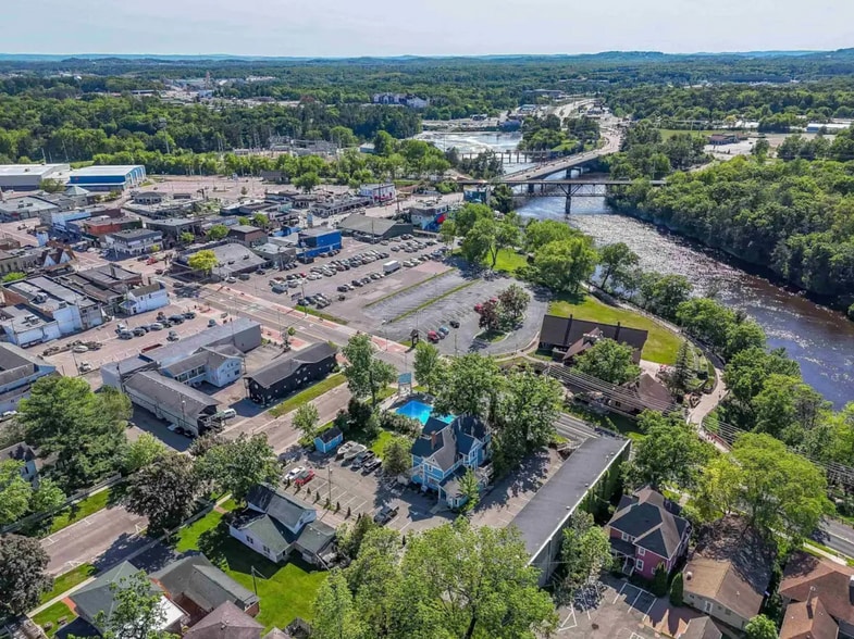 More Photos Of 211 Wisconsin Ave, Wisconsin Dells Hotel For Sale