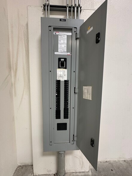 More Photos Of 5021 Tyler Ave, Temple City Manufacturing For Lease