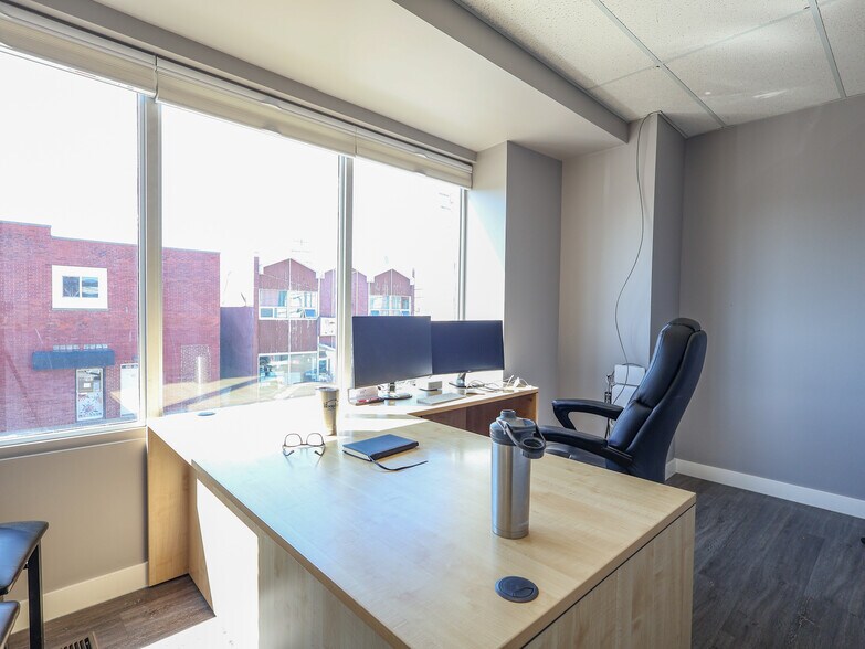 More Photos Of 5002 50 st, Stettler Flex For Sale