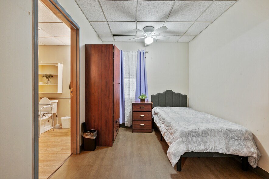More Photos Of 123 Hamilton Ave, Turtle Creek Healthcare For Sale