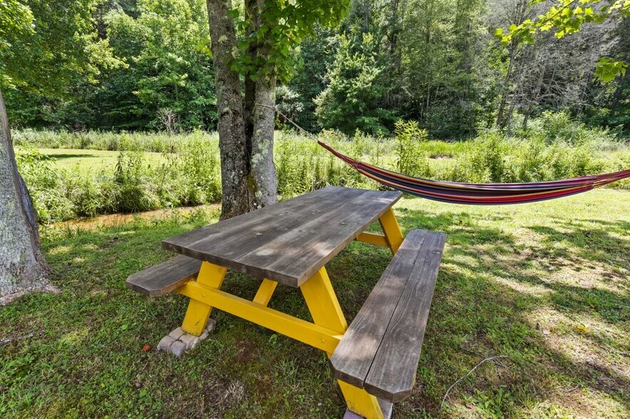 More Photos Of 32 Owl Creek Rd, Murphy Trailer Camper Park For Sale