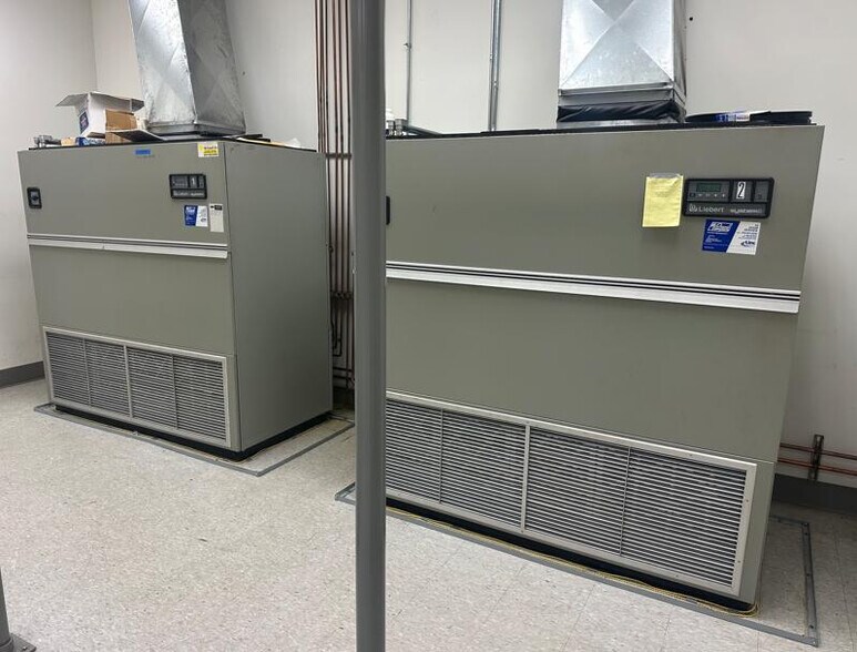 More Photos Of 500 Crossroads Dr SW, Rochester Industrial For Lease