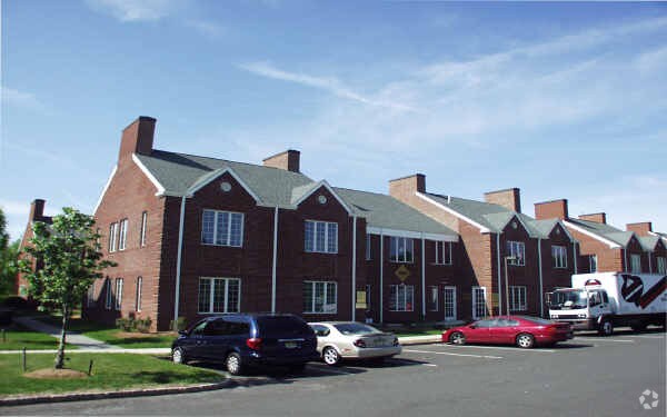 More Photos Of 611-624 Courtyard Dr, Hillsborough Medical For Sale