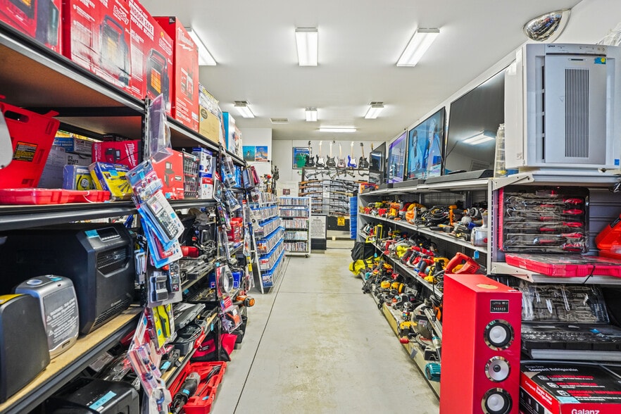 More Photos Of 841 W 1st Ave, Toppenish Freestanding For Sale