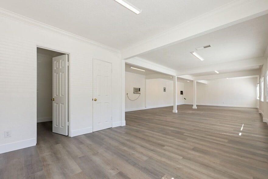 More Photos Of 1015-1017 El Cajon Blvd, El Cajon Office For Lease