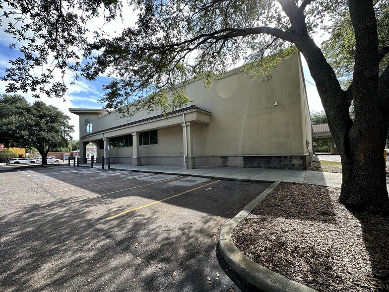 More Photos Of 3917 N Nebraska Ave, Tampa General Retail For Sale