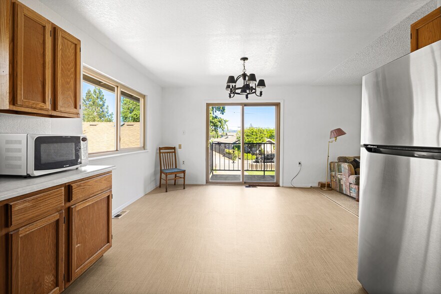 More Photos Of 611 Hendley St, Santa Rosa Apartments For Sale