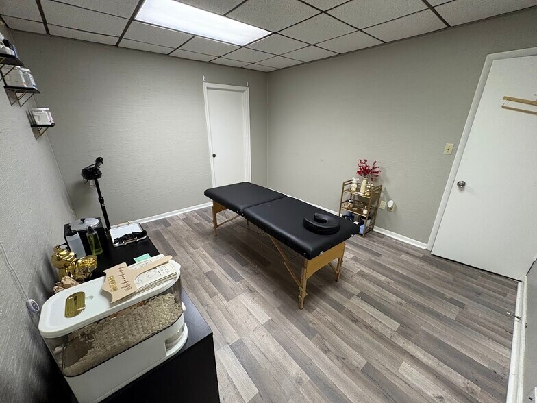 More Photos Of 6022 Jefferson Ave, Newport News Office For Lease