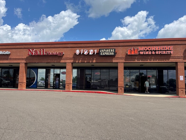 Primary Photo Of 930 Barnes Crossing Rd, Tupelo Unknown For Lease