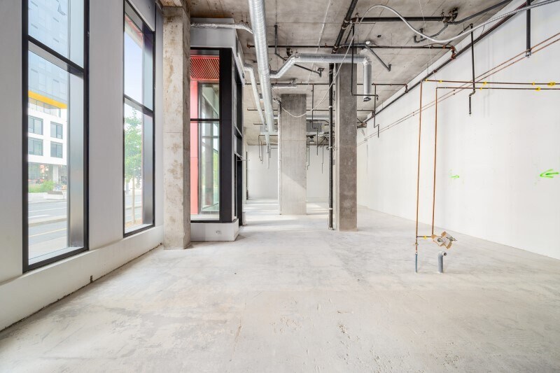 More Photos Of 20 Boul de Maisonneuve O, Montréal Apartments For Lease