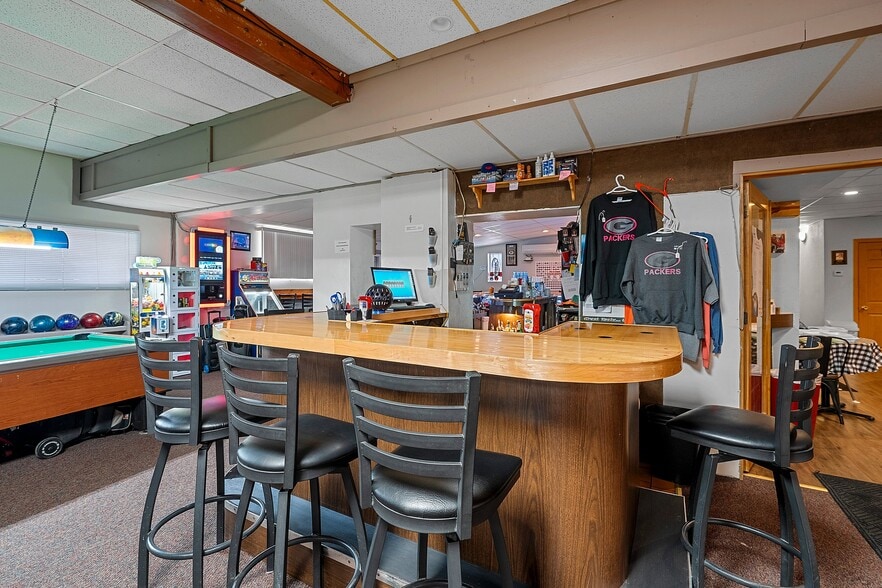 More Photos Of 326 Main St, Wausaukee Bowling Alley For Sale