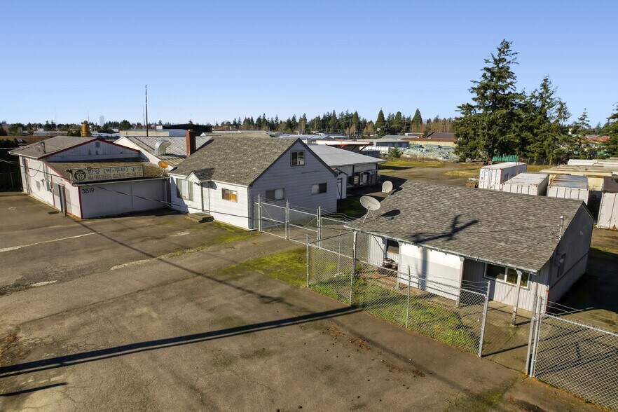 More Photos Of 3817-3819 94th St SW, Lakewood Warehouse For Sale