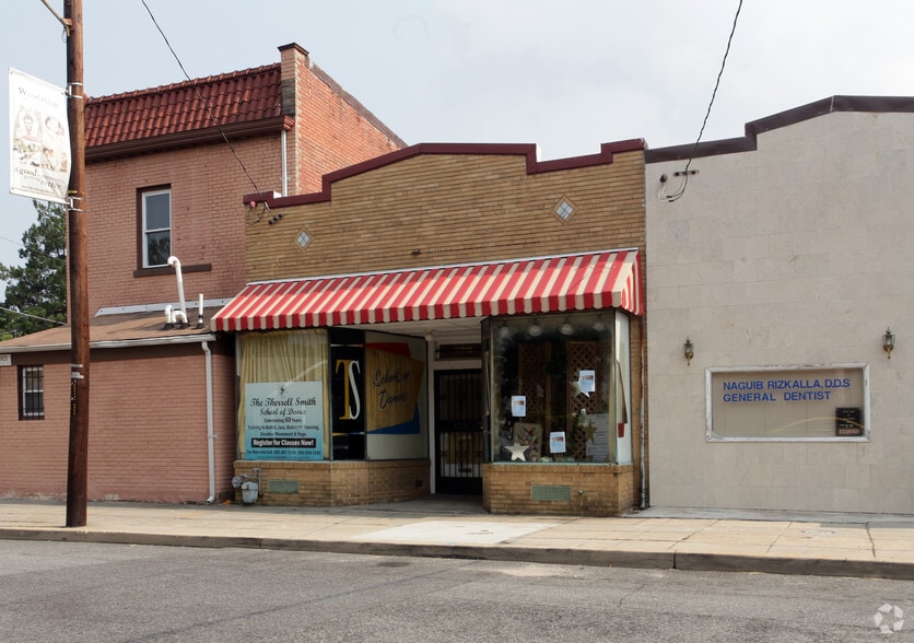 Primary Photo Of 2019 Bunker Hill Rd NE, Washington Storefront For Sale