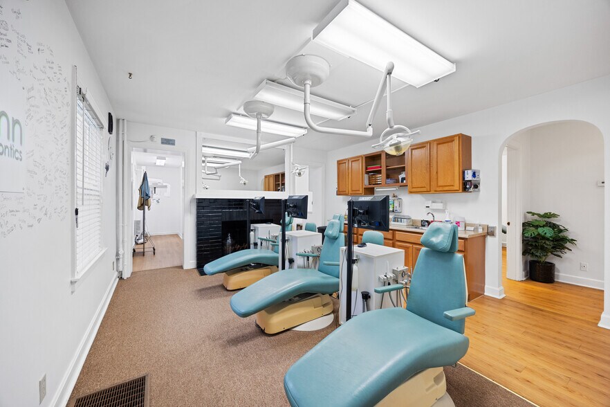 More Photos Of 4816 Greenwood Rd, Louisville Medical For Lease