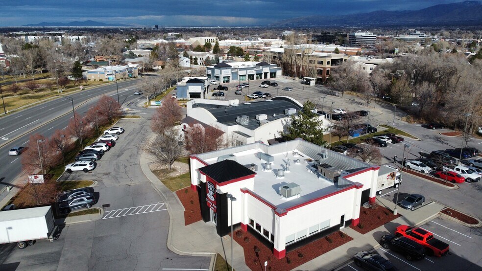 More Photos Of 7495 Union Park Ave, Sandy Restaurant For Sale
