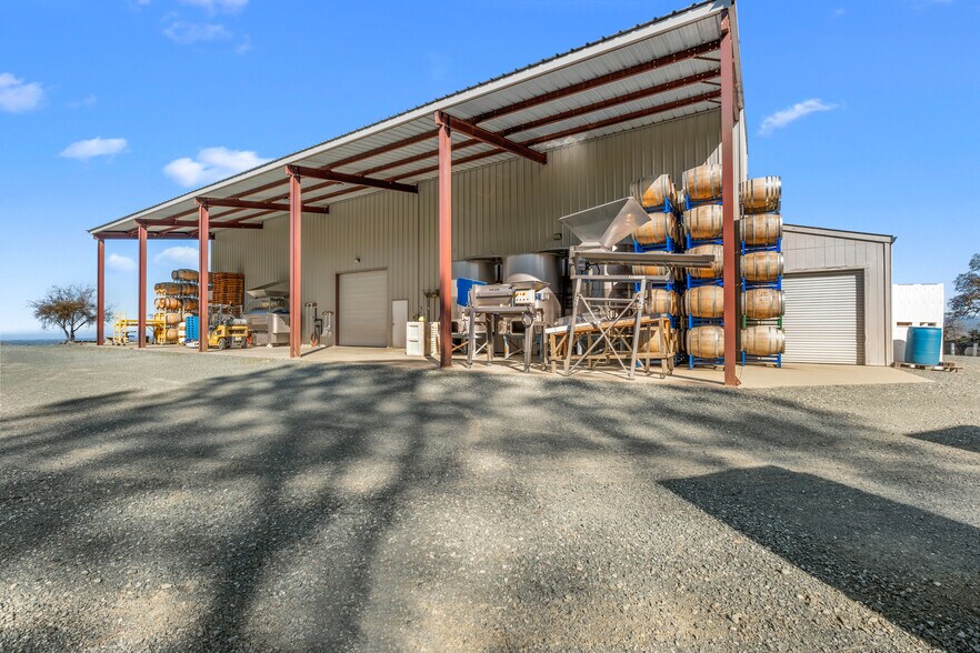 More Photos Of 6781 Tower, Somerset Winery Vineyard For Sale