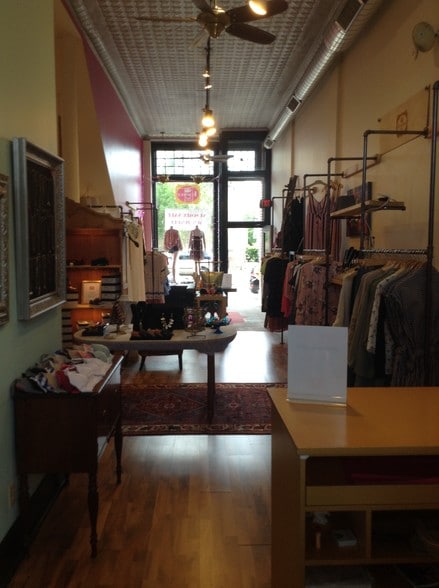 More Photos Of 1581-1593 Selby Ave, Saint Paul Storefront Retail Office For Lease