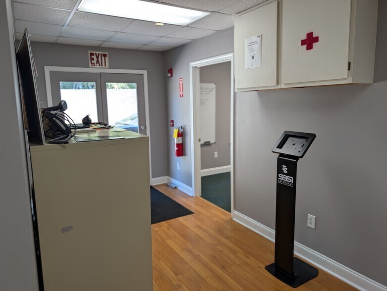 More Photos Of 612 Ball Street, Perry Storefront Retail Office For Sale