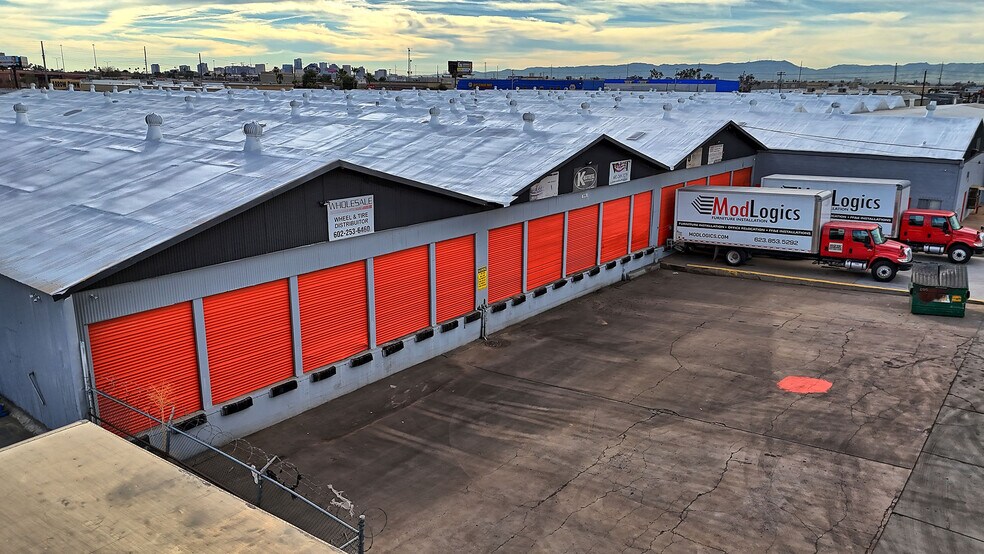 More Photos Of 2901-2925 N 29th Dr, Phoenix Warehouse For Lease