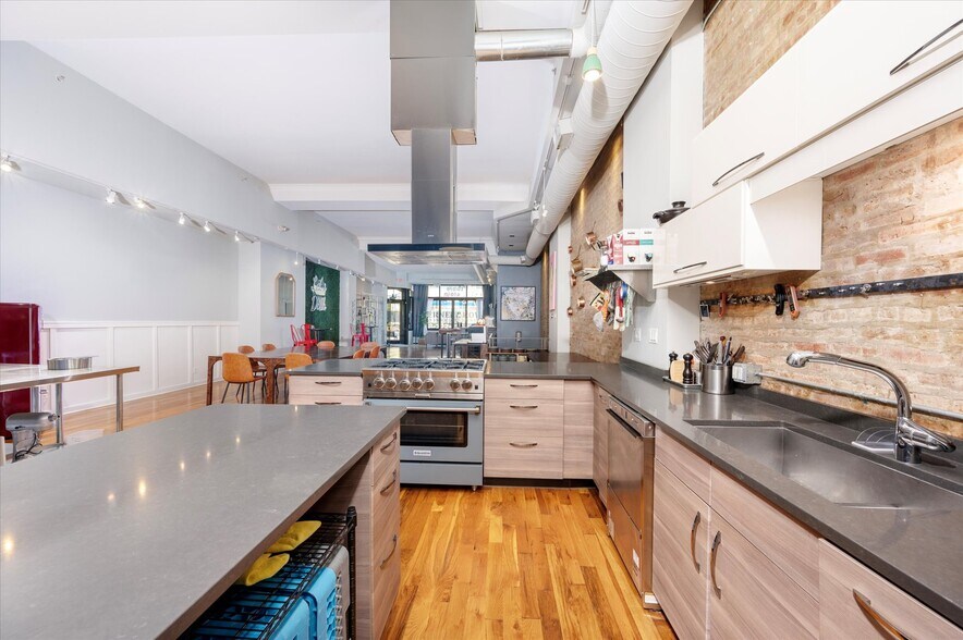 More Photos Of 7322 Madison Ave, Forest Park Storefront Retail Residential For Sale