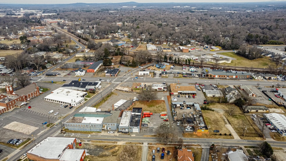 More Photos Of 226 S Linwood Rd, Gastonia Warehouse For Sale