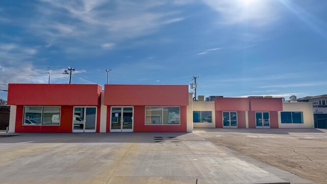 More Photos Of 2714 Bomar Ave, Dallas Restaurant For Lease