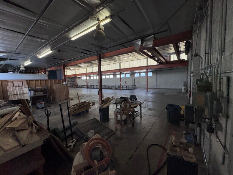 More Photos Of 8454 Trojan St, Pico Rivera Manufacturing For Lease