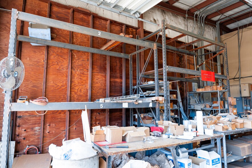 More Photos Of 1630 N Interstate 35 E, Lancaster Flex For Sale