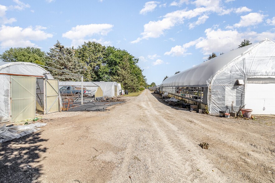 More Photos Of 23205 Cedar Ave, Farmington Specialty For Sale