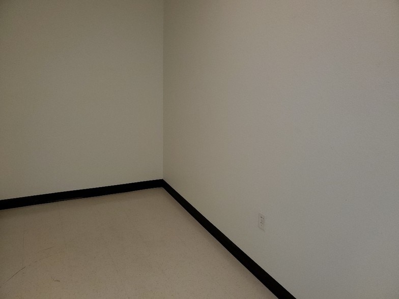More Photos Of 2437-2443 S Prairie Ave, Pueblo Office For Sale