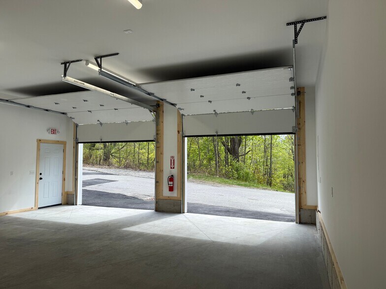 More Photos Of 9 Hutchins St, Auburn Light Distribution For Sale