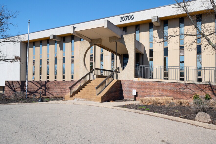 More Photos Of 10700 Montgomery Rd, Montgomery Medical For Lease