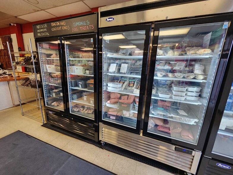 More Photos Of 1840 36th St SE, Calgary Storefront For Sale