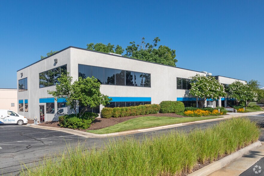 Primary Photo Of 109 Carpenter Dr, Sterling Office For Lease
