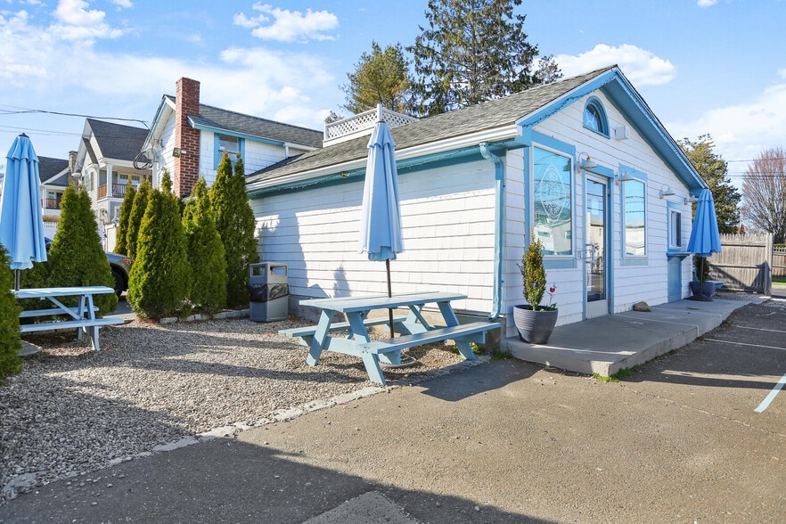 More Photos Of 222 Hillspoint Rd, Westport Restaurant For Lease