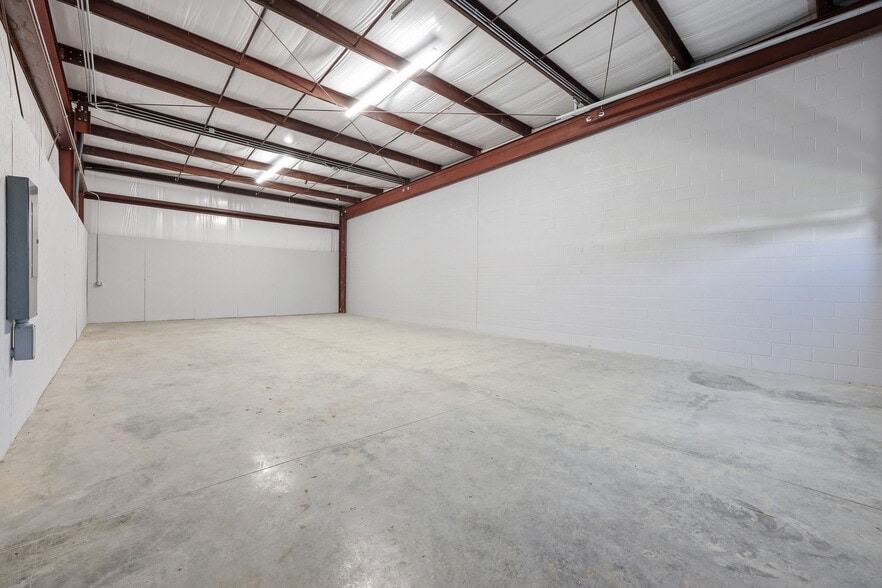 More Photos Of 3945 Lee St, Ayden Light Distribution For Lease