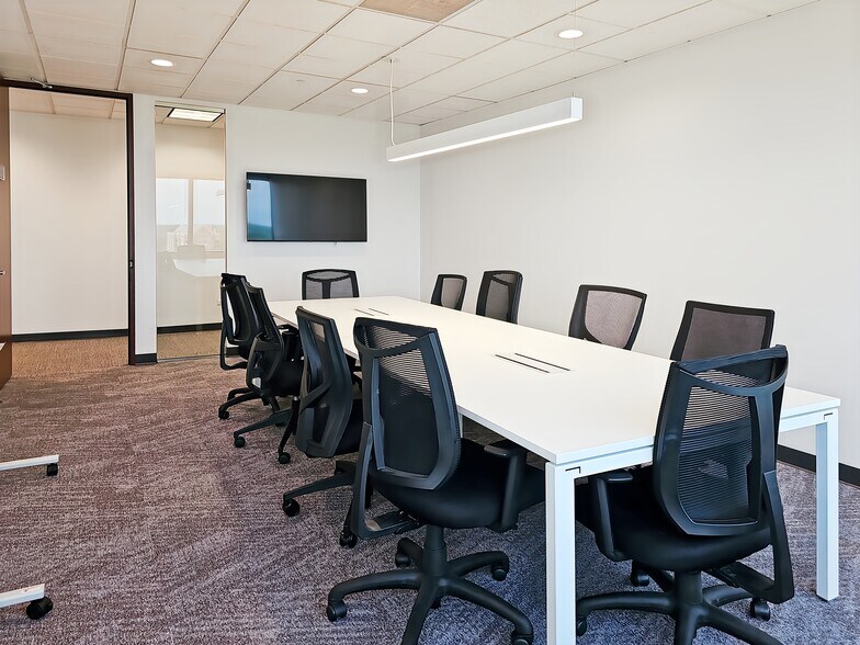 More Photos Of 400 White Oaks Blvd, Bridgeport Coworking Space