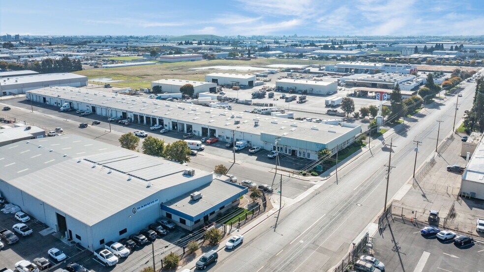 More Photos Of 2695 S Cherry Ave, Fresno Warehouse For Lease