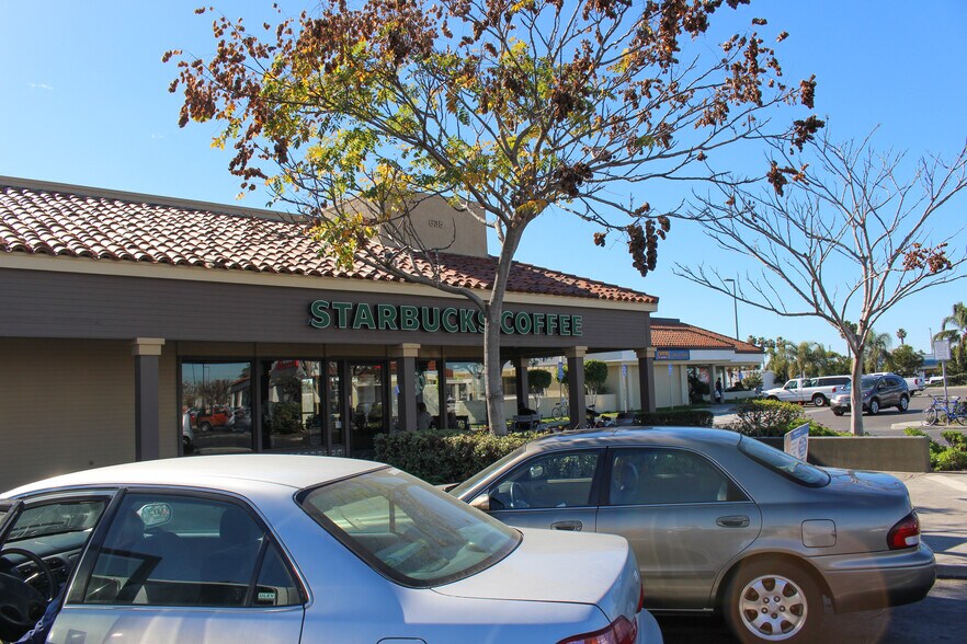 More Photos Of 525-695 Saturn Blvd, San Diego Unknown For Lease