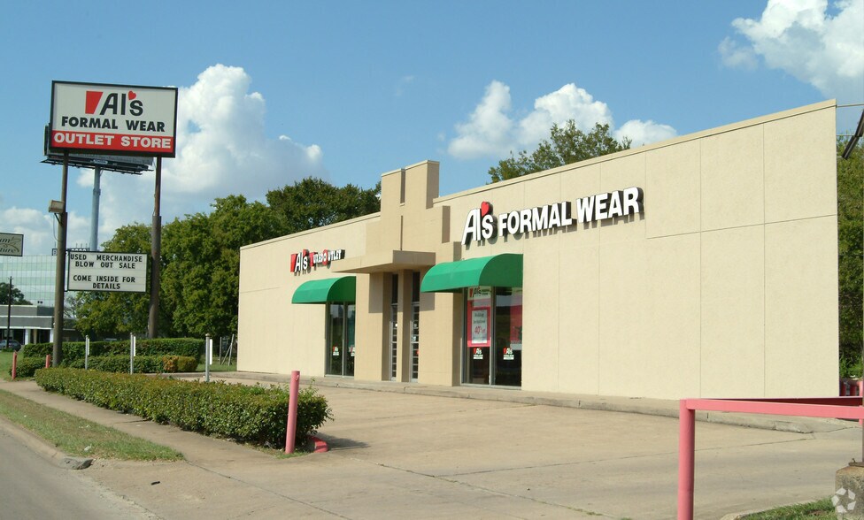 More Photos Of 5240-5392 W 34th St, Houston General Retail For Lease