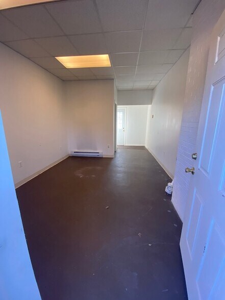 More Photos Of 833 Oregon Ave, Linthicum Heights Industrial For Sale